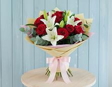Букет цветов из:  Лилии и Розы в Убинском