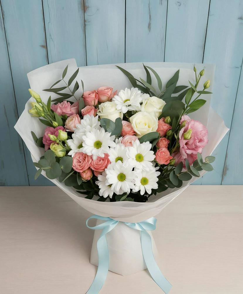 Букет цветов из: Розы, Лизиантусы и Хризантемы в Убинском