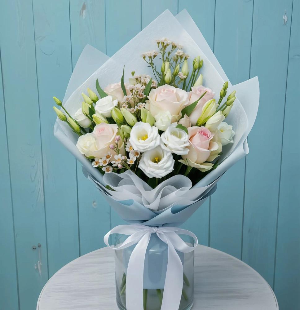 Букет цветов из: Розы и Лизиантусы в Убинском