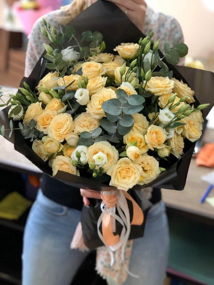 Букет цветов из: Розы и Лизиантусы в Убинском