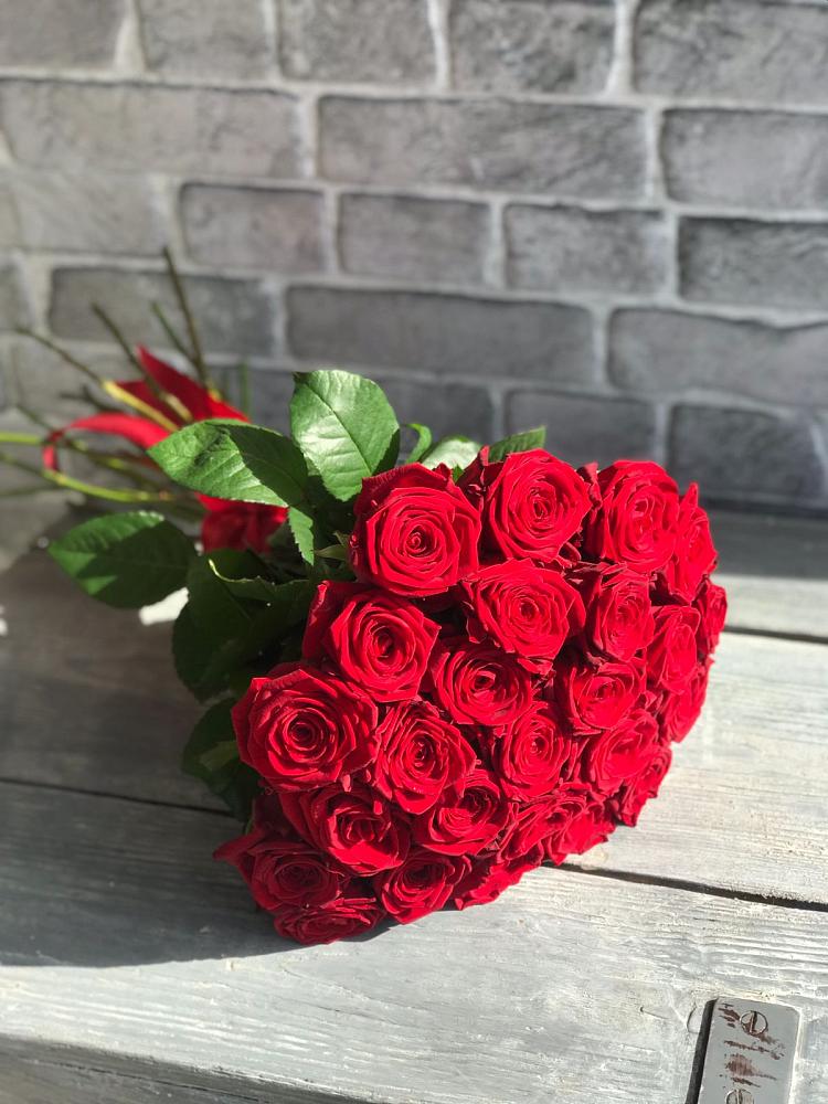 Букет Красные розы Фридом в Убинском