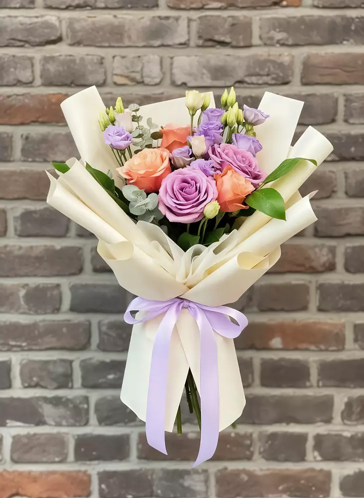 Букет цветов из: Лизиантусы и Розы в Убинском