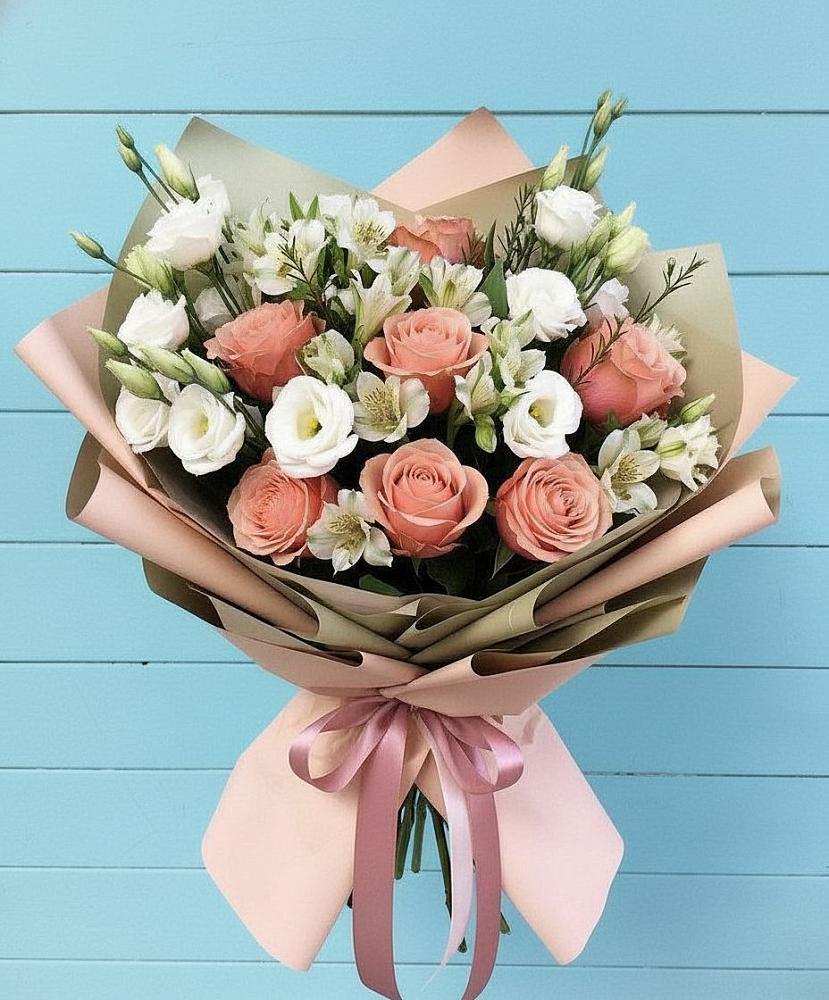 Букет цветов из: Розы, Альстромерии и Лизиантусы в Убинском