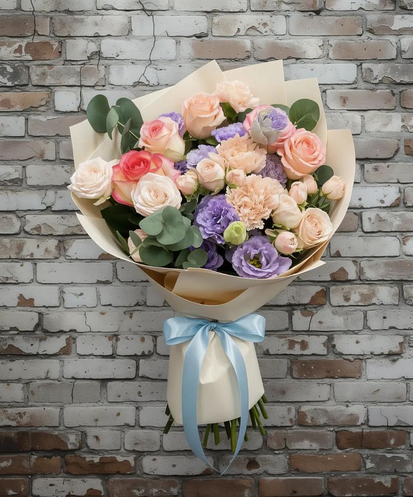 Букет цветов из: Розы, Лизиантусы и Гвоздики в Убинском