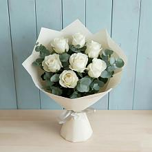 Букет Белые розы в Эвкалипте в Убинском