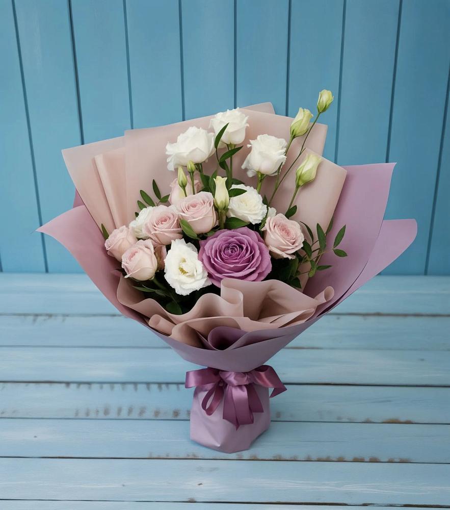 Букет цветов из: Розы и Лизиантусы в Убинском